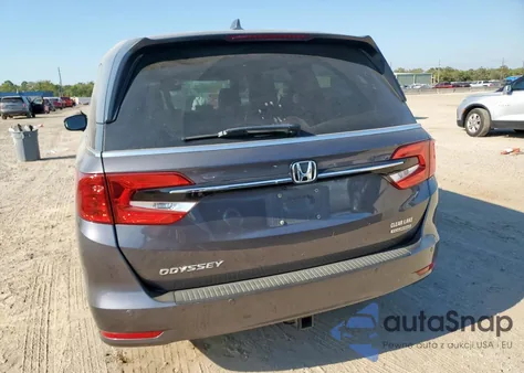 2022 Honda Odyssey Touring z USA, uszkodzony, nr VIN 5FNRL6H83NB063744